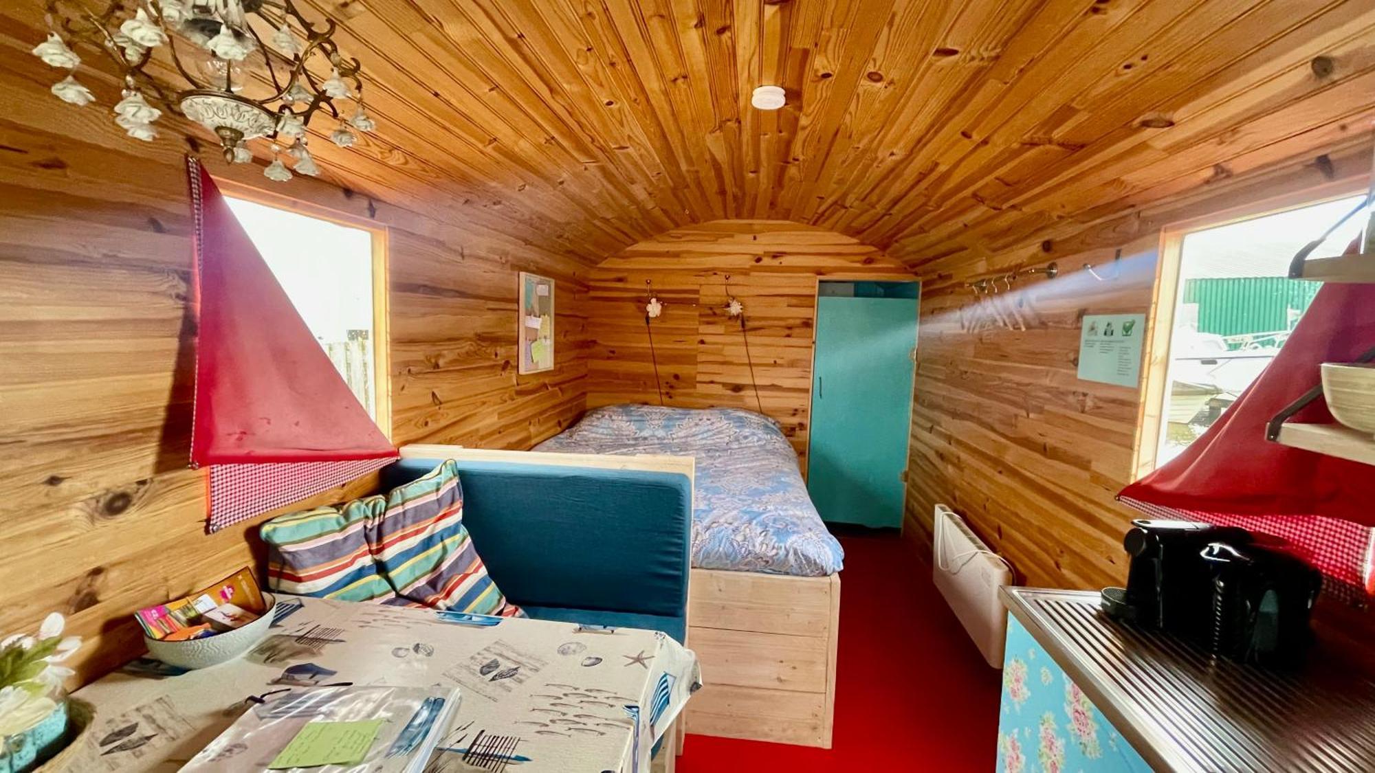 Island Sleeping Hotel Aalsmeer Buitenkant foto